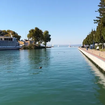 度假居 Holiday In Siofok/balaton 19681 *